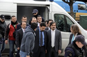 Πρεσβεία Τουρκίας: Περιμένουμε την έκδοση των 8 αξιωματικών