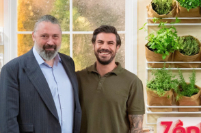 Νέα Συνεργασία ZeniΘ με τον Άκη Πετρετζίκη