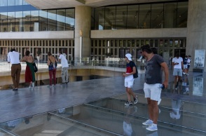 Τουρίστες στο Μουσείο της Ακρόπολης