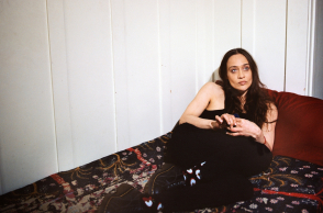Η τραγουδοιποιός Fiona Apple 