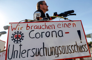 Διαδηλώσεις στο Βερολίνο κατά των μέτρων προστασίας