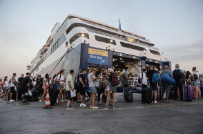  ΑΥΞΗΜΕΝΗ ΚΙΝΗΣΗ ΣΤΟ ΛΙΜΑΝΙ ΤΟΥ ΠΕΙΡΑΙΑ  