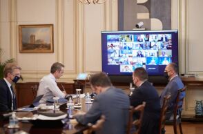 Τηλεδιάσκεψη υπό τον Κυριάκο Μητσοτάκη για τον κορωνοϊό