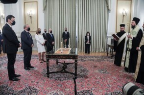 Η ορκωμοσία των νέων υπουργών και υφυπουργών