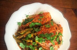 Κοτόπουλο με μπάμιες βήμα-βήμα