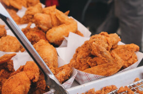 Βρήκαν κορωνοϊό σε κατεψυγμένες φτερούγες κοτόπουλου στην Κίνα