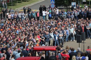 Λευκορωσία: Χιλιάδες στη διαδήλωση υπέρ του προέδρου, Λουκασένκο