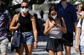 Κορωνοϊός στην Ελλάδα: Η επιτροπή λοιμωξιολόγων του Υπουργείου Υγείας εξετάζει νέα μέτρα μετά τα 269 κρούσματα