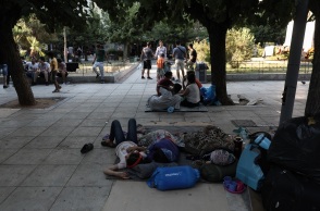 Πρόσφυγες και μετανάστες στην πλατεία Βικτωρίας