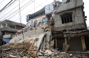 Κατάρρευση κτιρίου στην Ινδία