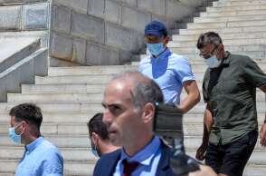 Ένοχος ο Χάρι Μαγκουάιρ, αρχηγός της Μάντσεστερ Γιουνάιτεντ για την επίθεση σε αστυνομικούς στη Μύκονο