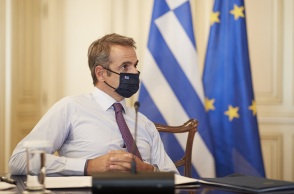 Ο Κυριάκος Μητσοτάκης με μάσκα σε σύσκεψη 