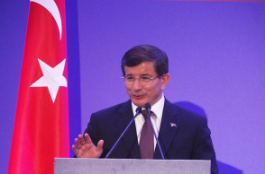  ΑΧΜΕΤ ΝΤΑΒΟΥΤΟΓΛΟΥ