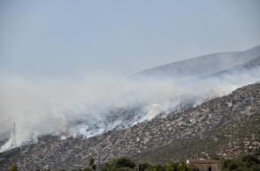 Φωτιά στην Κερατέα