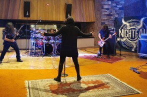 Στιγμιότυπο από τα γυρίσματα του performance clip των Nightfall «Ishtar 2020» 