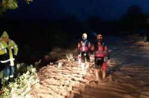 Δύσκολες ώρες στον Αλμυρό - Προβλήματα από την κακοκαιρία «Ιανός»