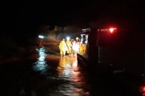 Απεγκλωβίστηκαν οι τρεις εργαζόμενοι στον Αλμυρό Βόλου 