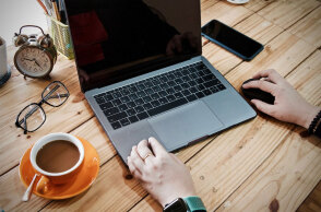 Από τη Δευτέρα 21 Σεπτεμβρίου 2020 υποχρεωτική τηλεργασία για το 40% των εργαζομένων σε Δημόσιο και Ιδιωτικό Τομέα