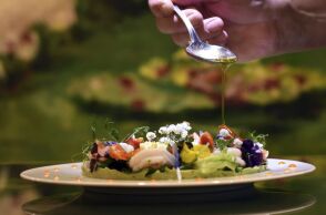 MFlavours: Υψηλή γαστρονομία και θέα από ψηλά στο Σύνταγμα