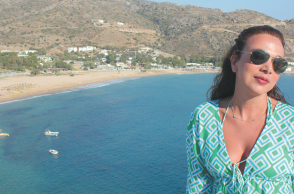 Η Ίος της Χριστίνας  Αλεξανιάν