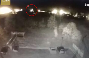 Το στρατιωτικό αεροσκάφος στην Ουκρανία λίγα δευτερόλεπτα πριν συντριβεί στο έδαφος