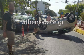 Αυτοκίνητο τούμπαρε στο Πολύγωνο - Τραυματίστηκε η ηλικιωμένη οδηγός