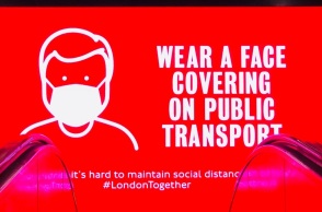 Μήνυμα για τη χρήση μάσκας στο Λονδίνο 