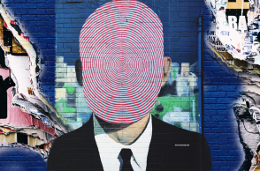Γκράφιτι που απεικονίζει άνθρωπο με δακτυλικό αποτύπωμα αντί για κεφάλι