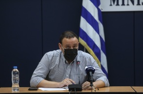 Ο Γκίκας Μαγιορκίνης στην ενημέρωση για τον κορωνοϊό