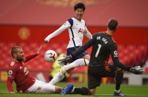 Μάντσεστερ Γιουνάιτεντ – Τότεναμ και εκκωφαντικό 1-6 στο Όλντ Τράφορντ για την τέταρτη αγωνιστική της Premier League. Τραγική άμυνα από την ομάδα του Σόλκσιερ. 