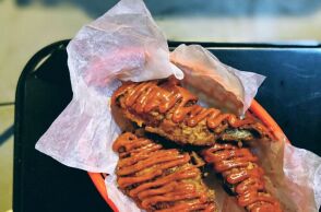 Kobra, η αναπάντεχη γαστρονομία του χαρισματικού Άνταμ Κοντοβά