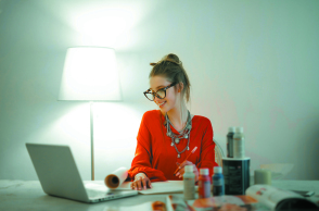 Στάση σώματος όταν εργαζόμαστε απο το σπίτι