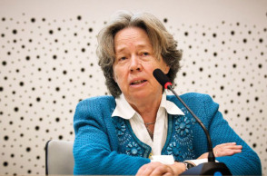 Αθηνά Λινού 