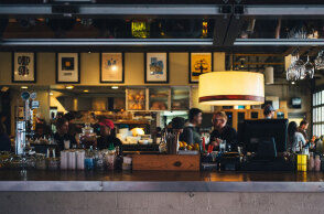 Θαμώνες σε μπαρ