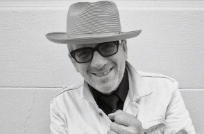 O Elvis Costello