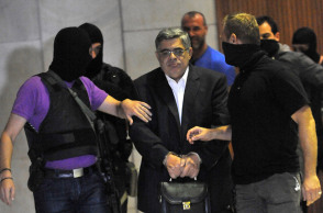 ΑΘΗΝΑ - ΜΕΤΑΦΟΡΑ ΤΩΝ ΣΤΕΛΕΧΩΝ ΤΗΣ ΧΡΥΣΗΣ ΑΥΓΗΣ ΣΤΟΝ ΕΙΣΑΓΓΕΛΕΑ 