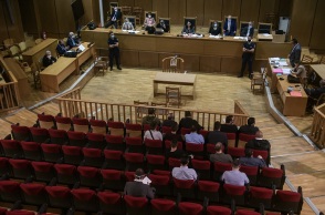 Στιγμιότυπο από τη δίκη της Χρυσής Αυγής 