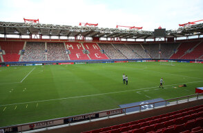 To στάδιο «Γεώργιος Καραϊσκάκης» στο Νέο Φάληρο