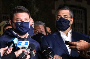 Νίκος Χαρδαλιάς και Απόστολος Τζιτζικώστας κάνουν δηλώσεις μετά την έκτακτη σύσκεψη για τον κορωνοϊό στη Θεσσαλονίκη και την Κεντρική Μακεδονία