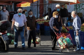 Μάσκες στη λαϊκή
