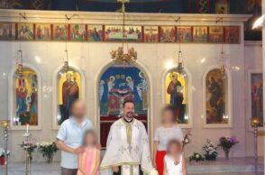 Ο ιερέας που δέχθηκε επίθεση από άγνωστο δράστη στη Λυών