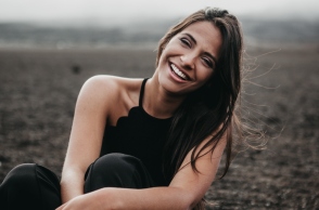 Γυναίκα που χαμογελάει