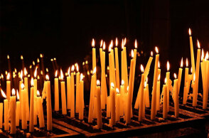 Κεριά σε εκκλησία