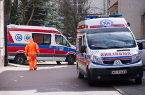 Ασθενοφόρα στην Πολωνία για τη μεταφορά ασθενών με κορωνοϊό