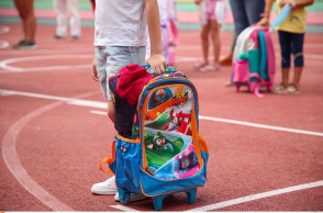 Σχολείο - Μαθητής- Σχολική τσάντα