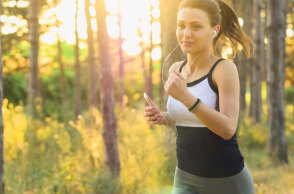 Γυναίκα τρέχει στο δάσος - Στη δημοσιότητα η ΚΥΑ για την άθληση στο lockdown