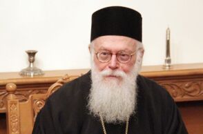 Ο Αρχιεπίσκοπος Αλβανίας, Αναστάσιος