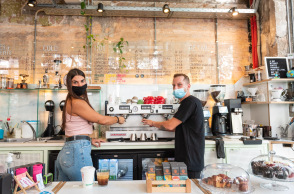 Kαφέ στο χέρι