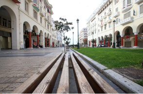 Άδειος πεζόδρομος στη Θεσσαλονίκη