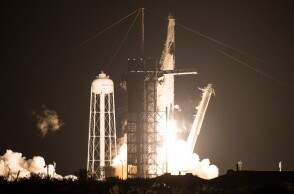 Εκτοξεύθηκε ο πύραυλος των Space X και NASA 